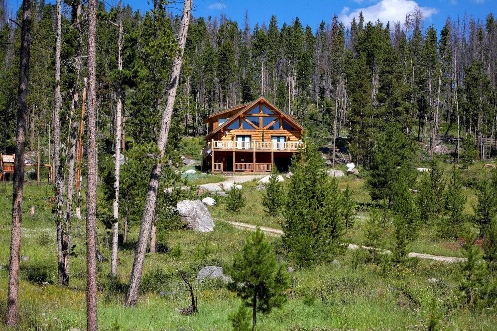 secluded log cabin rental