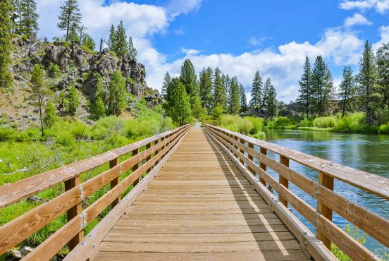 best hikes bend oregon