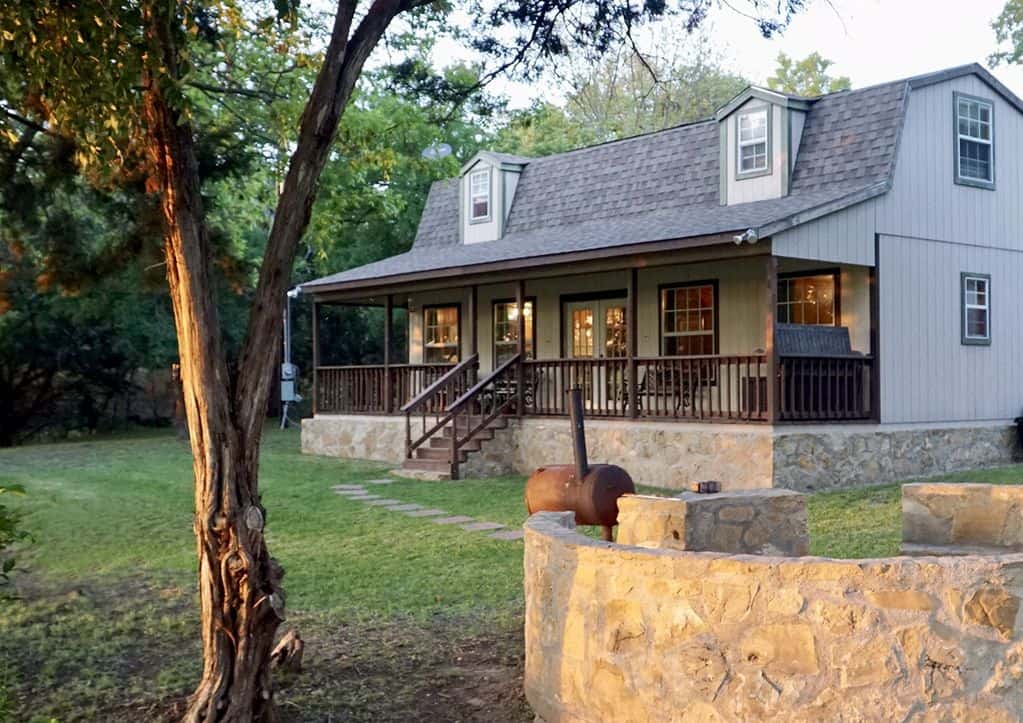 quiet texas country cabin