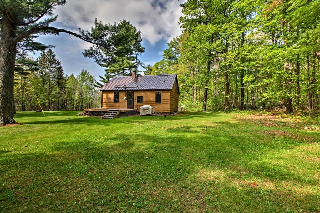 Rustic Cloquet cabin rental