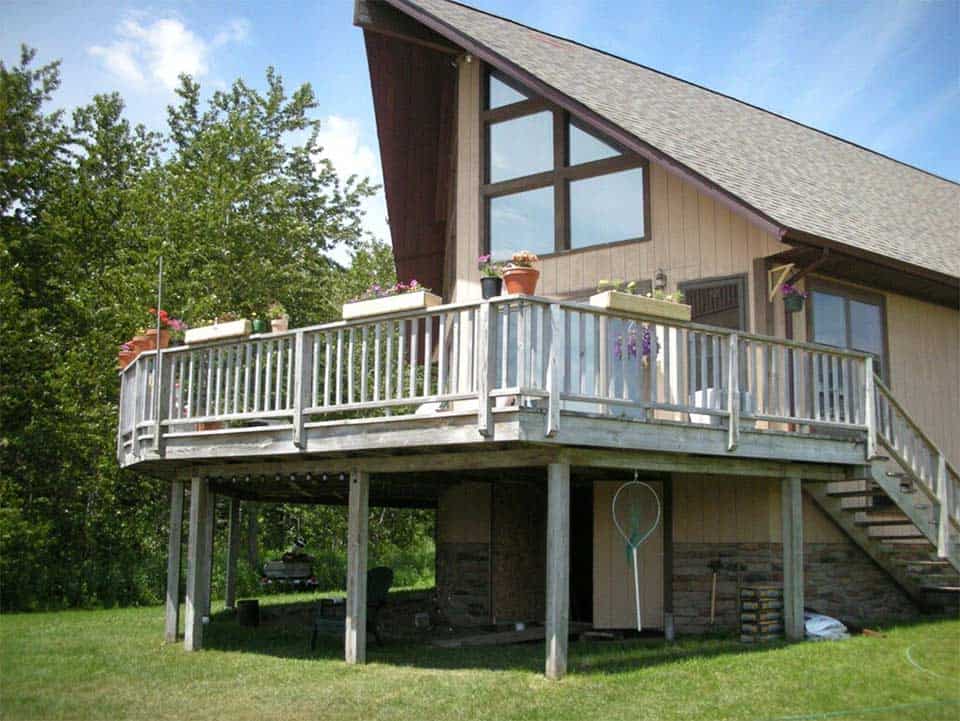 UP chalet log cabin rental