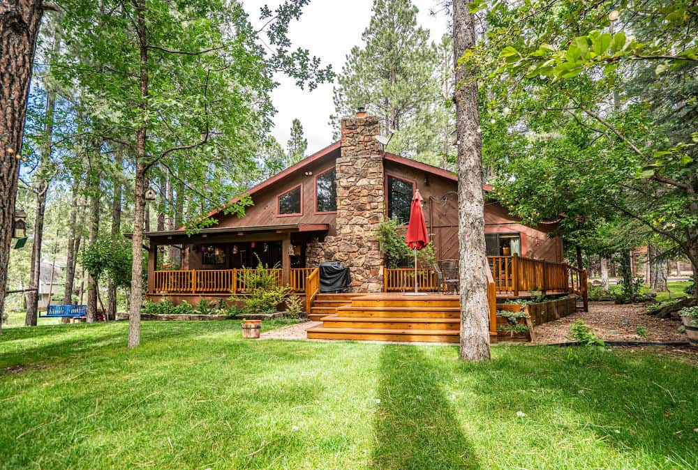 a cabin rental in arizona on a private lake 