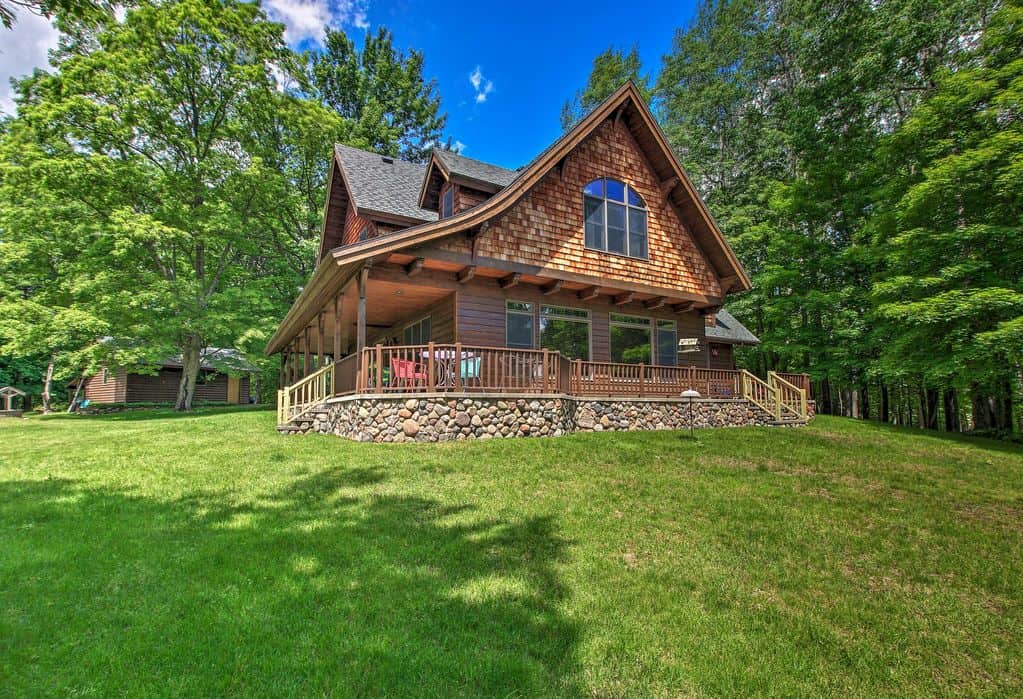 lakefront superior cabin rental