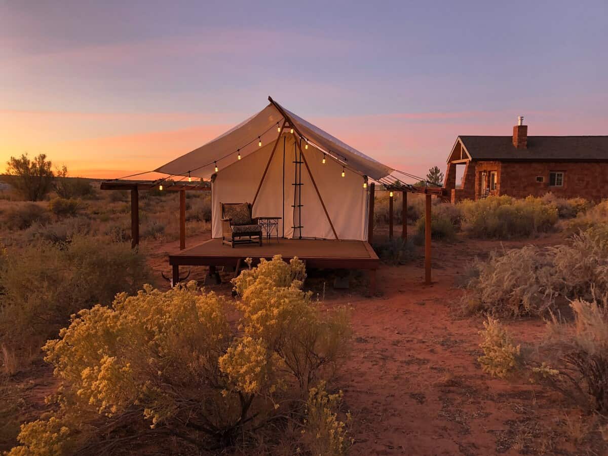 Cane Beds Corral Glamping