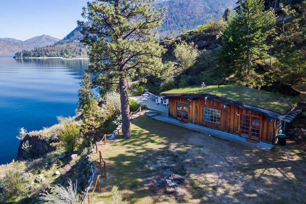 secluded lakefront cabin washington