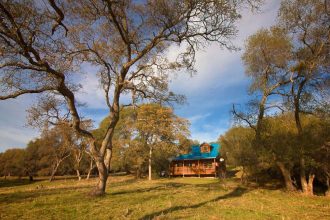 18 Stunningly Secluded Cabin Rentals in California - Territory Supply - Secluded Cabin Rentals Ca Mountains
