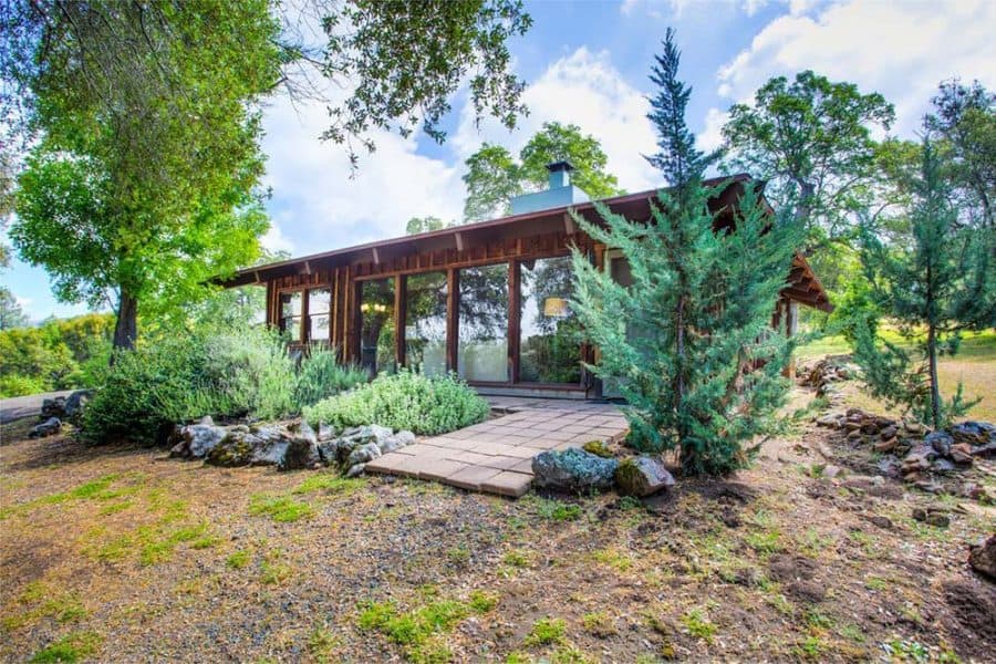 18 Stunningly Secluded Cabin Rentals in California - Territory Supply
