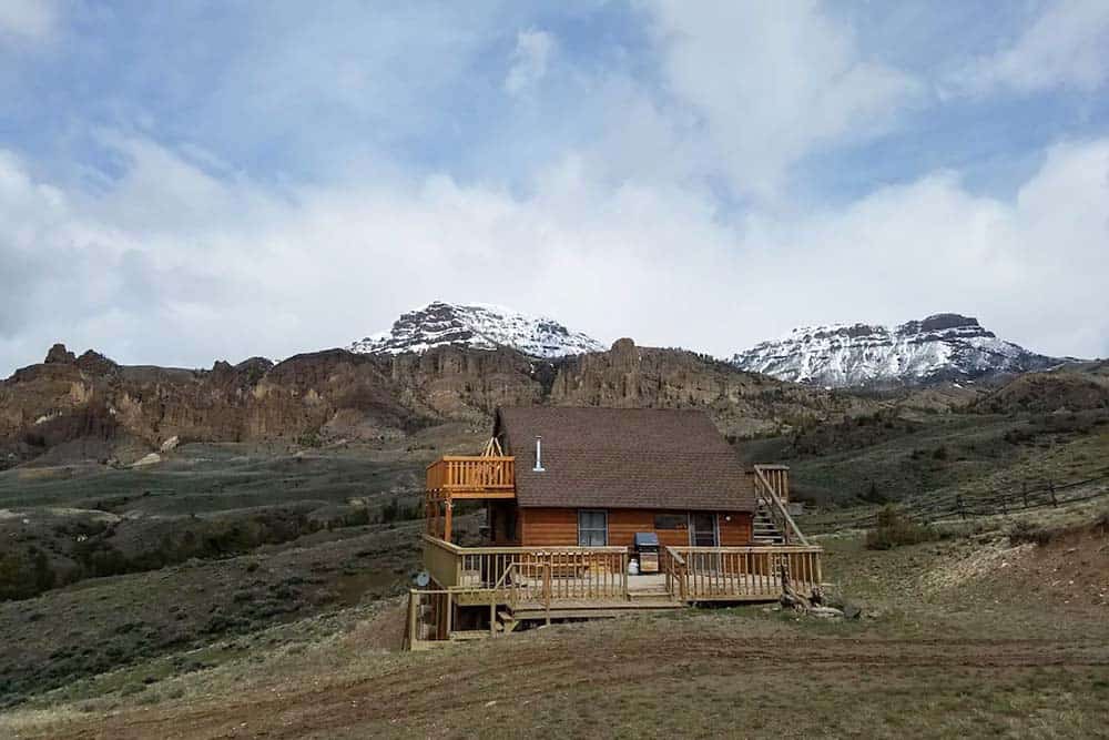 secluded cabin rental wyoming