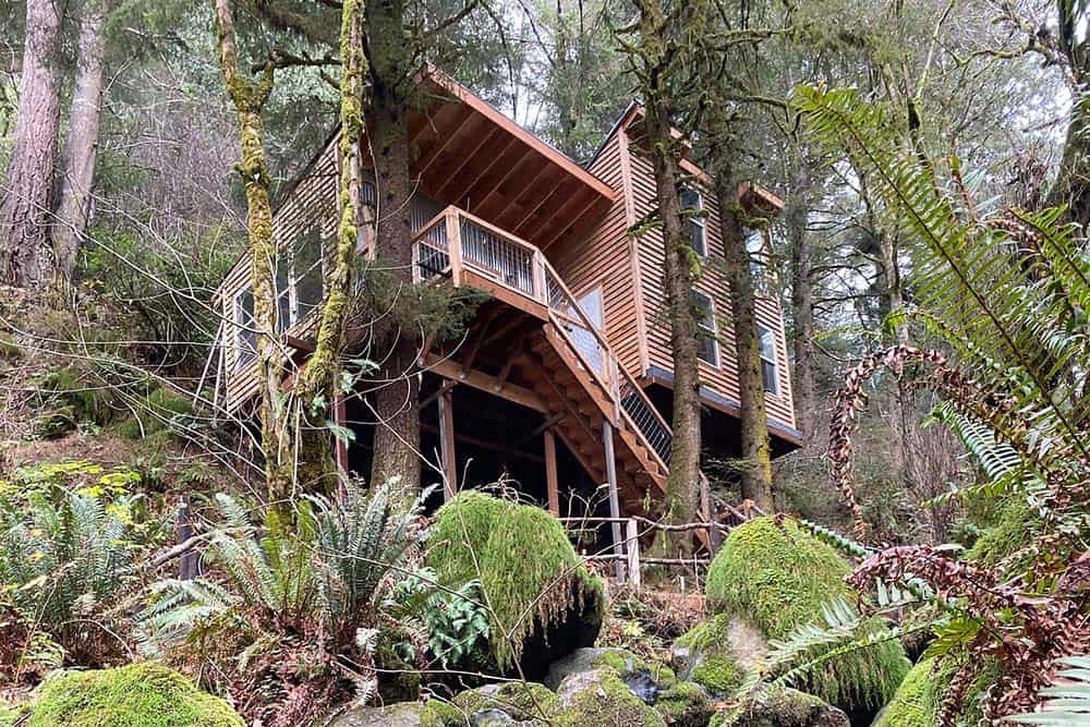 gold beach oregon treehouse