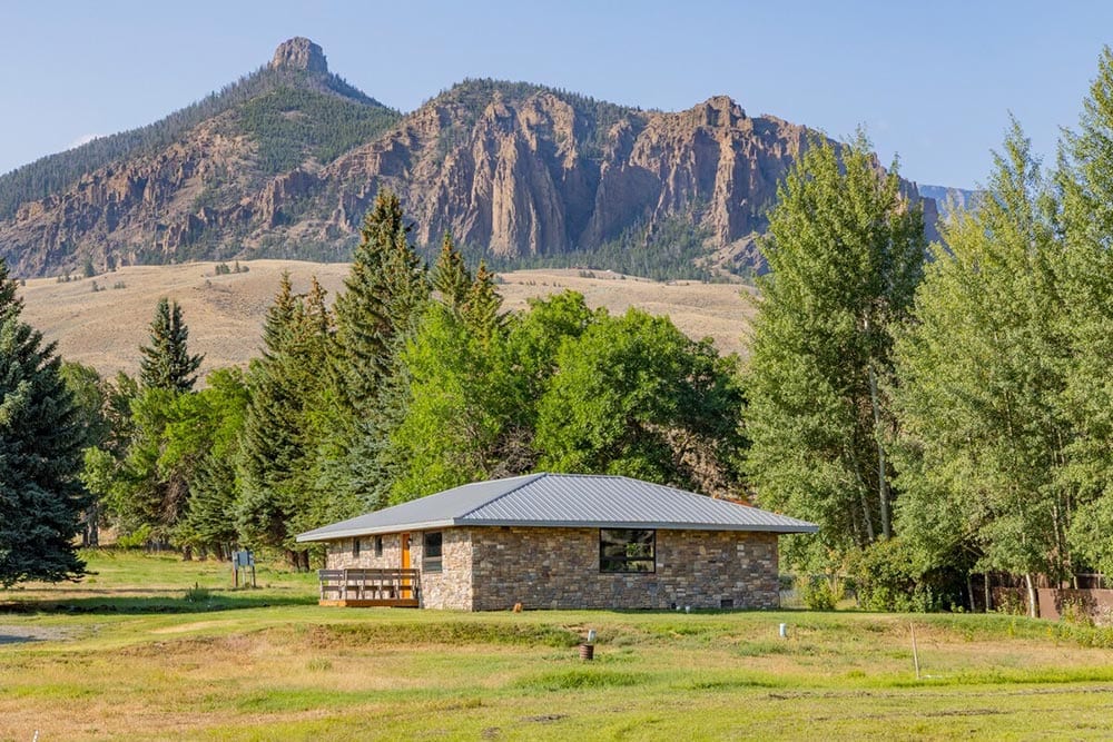 wyoming airbnb mountain view