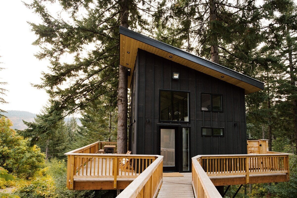 The Klickitat Treehouse airbnb