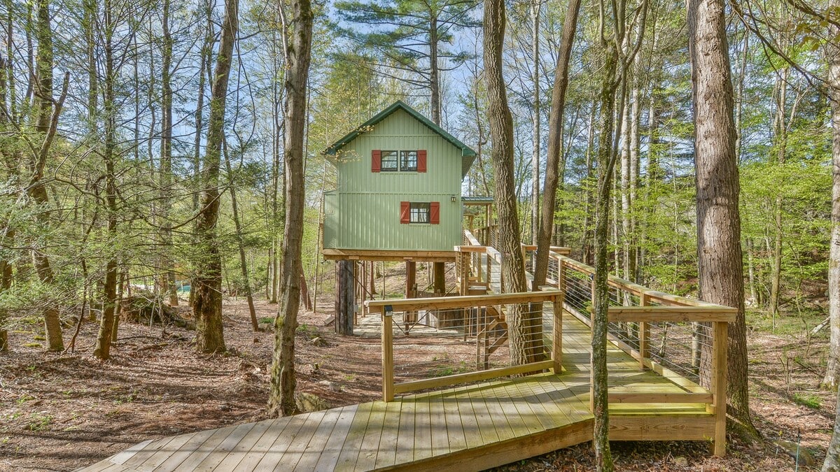 Upper Stone Mountain Treehouse