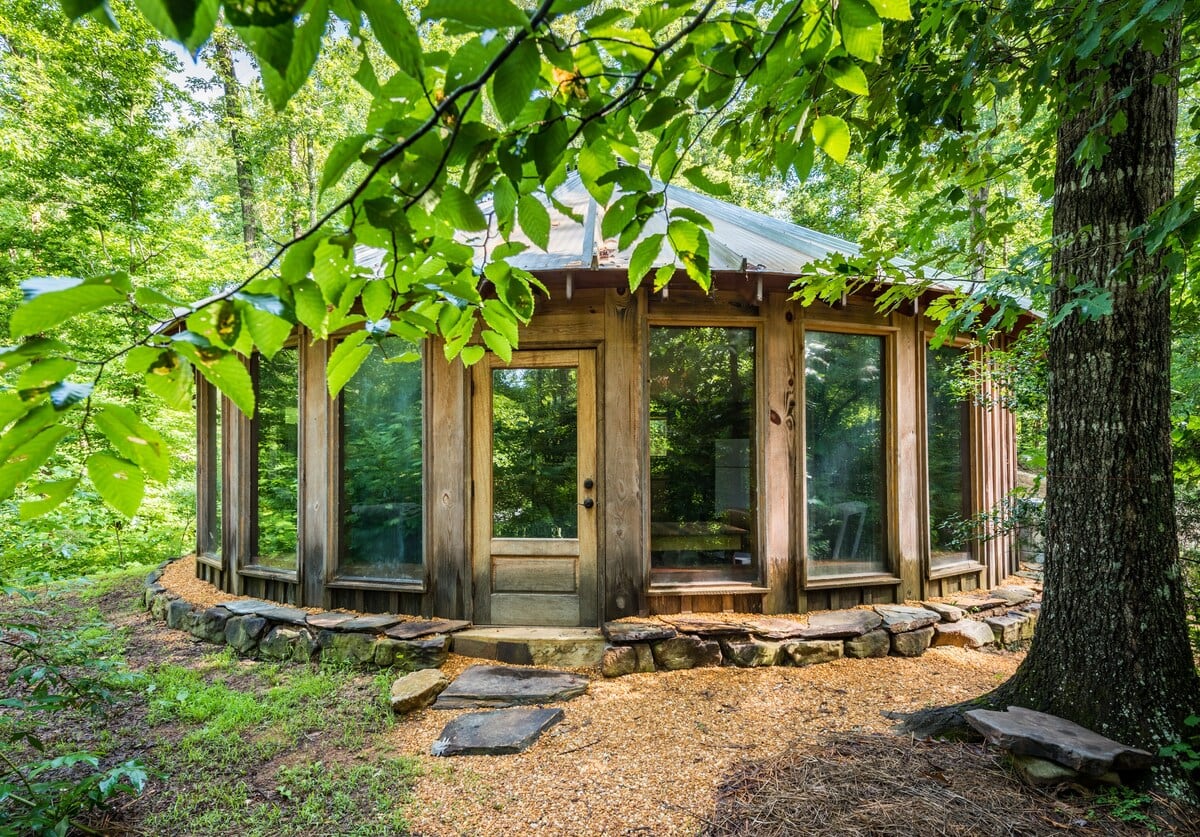 Kaluna Farm Retreat Wooden Yurt