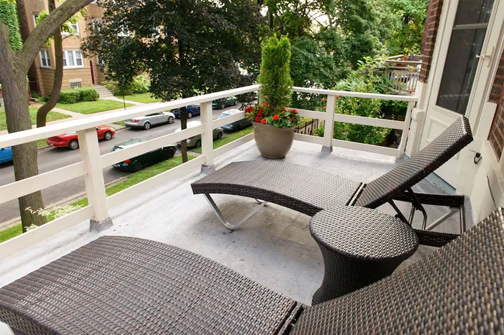 chicago vacation rental balcony