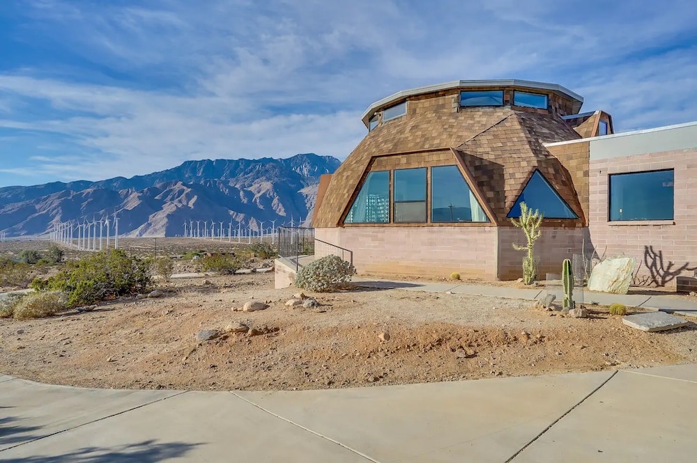 Palm Springs dome home