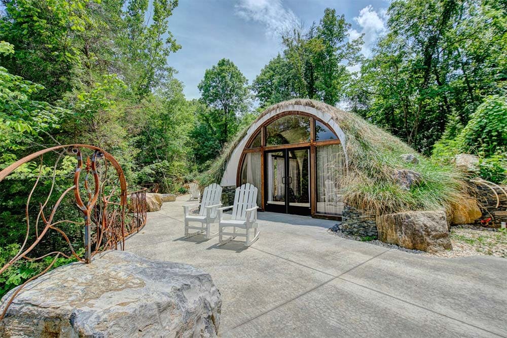 hobbit home airbnb