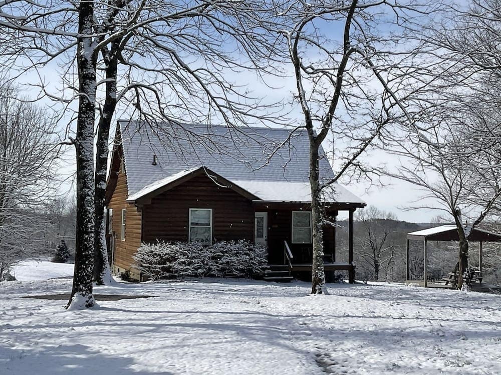 Whispering Oak Hideaway Illinois
