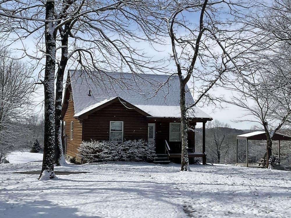 Whispering Oak Hideaway Illinois