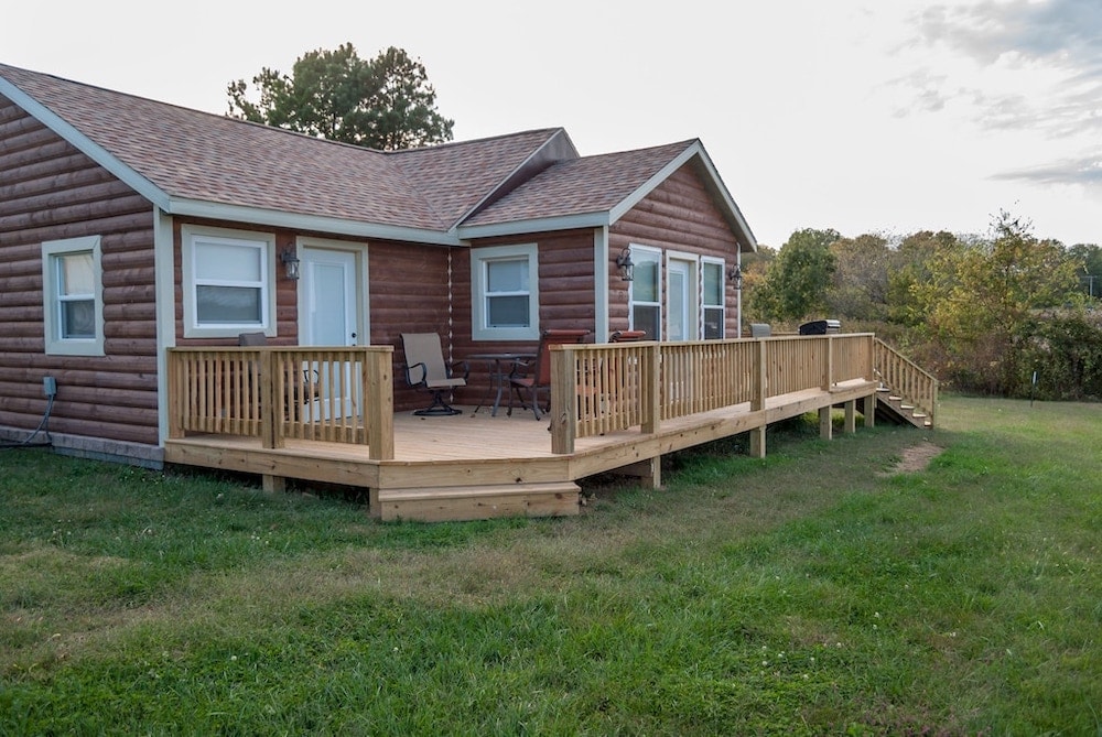 Toolshed Corner Guest Cabin Illinois