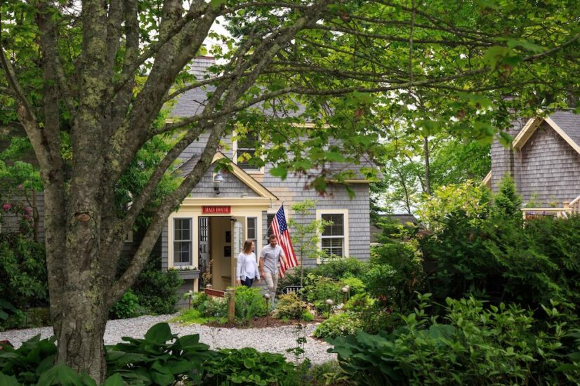 Guide to Lincolnville, Maine Things to Do, Where to Eat & Stay