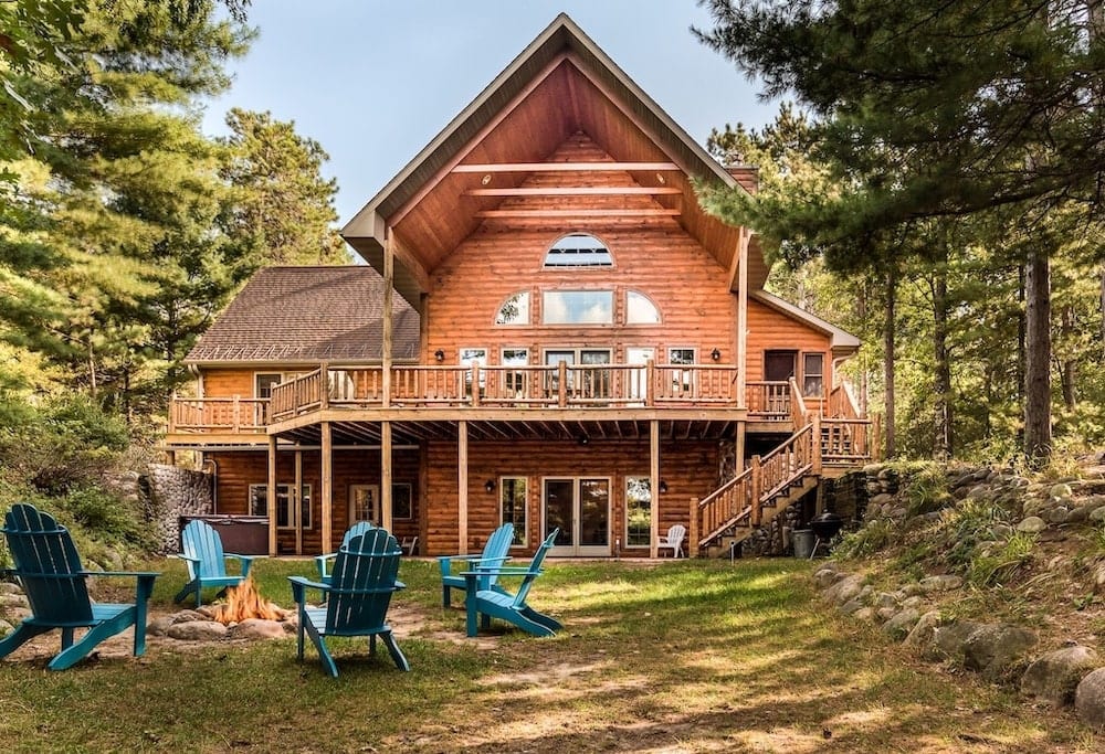 Lakefront Log Cabin Wisconsin 