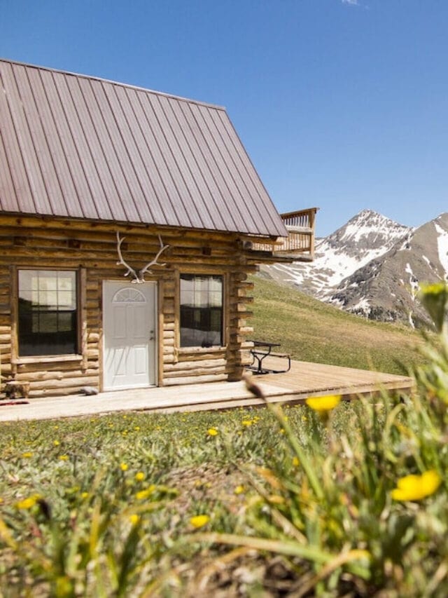 19 Stunning Remote Cabin Rentals in the U.S.