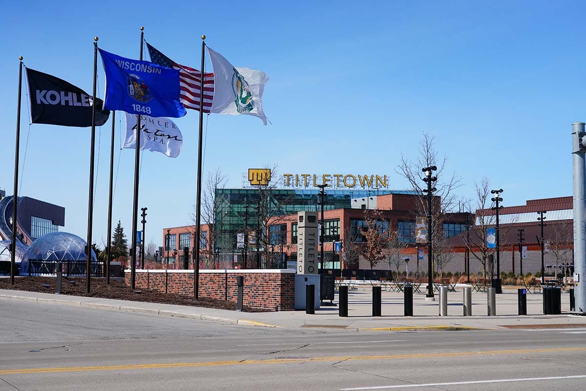 titletown park green bay