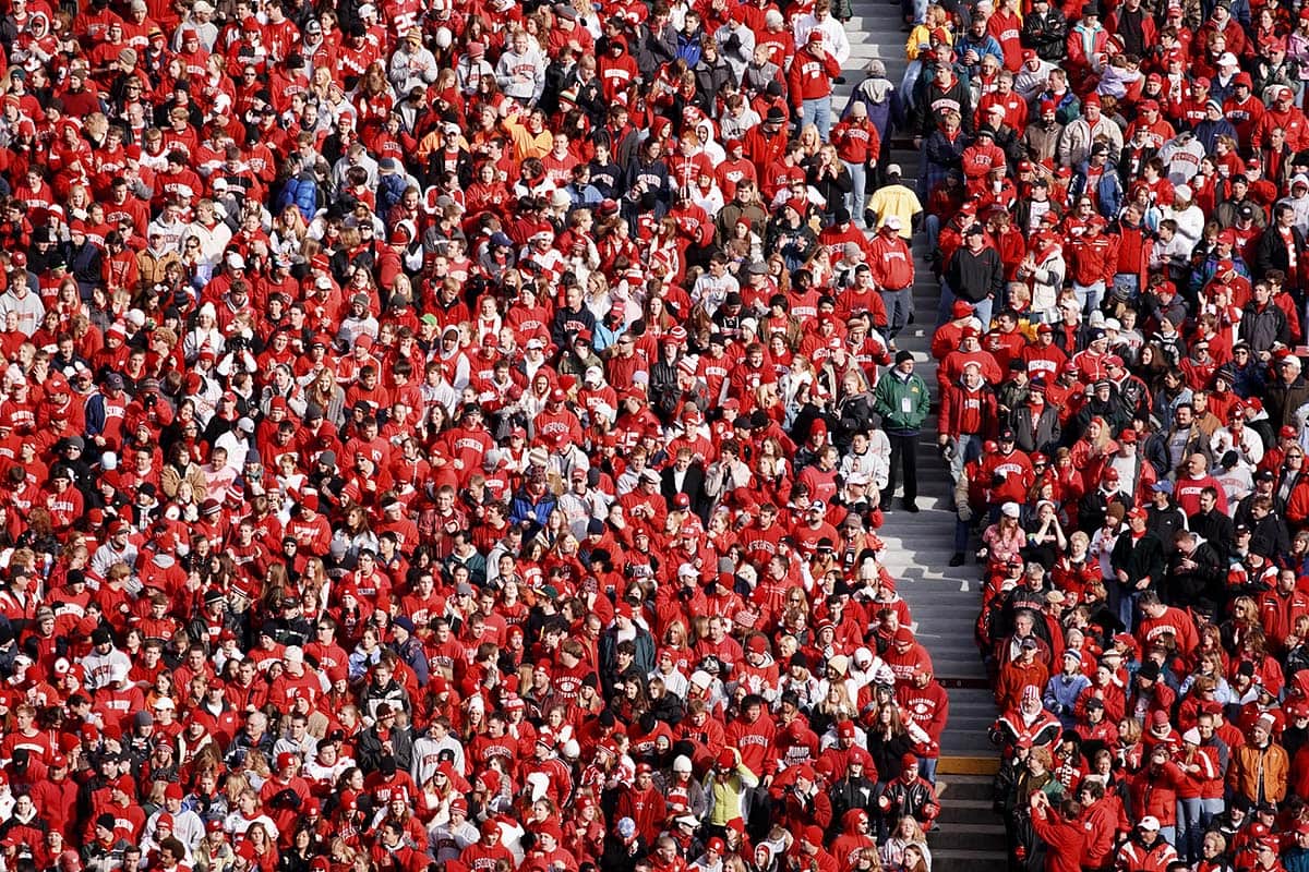 wisconsin badgers football game