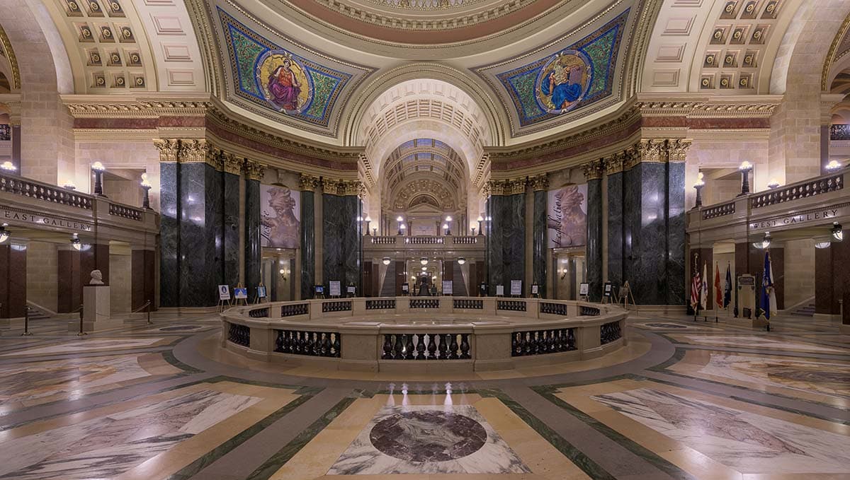 wisconsin state capitol building