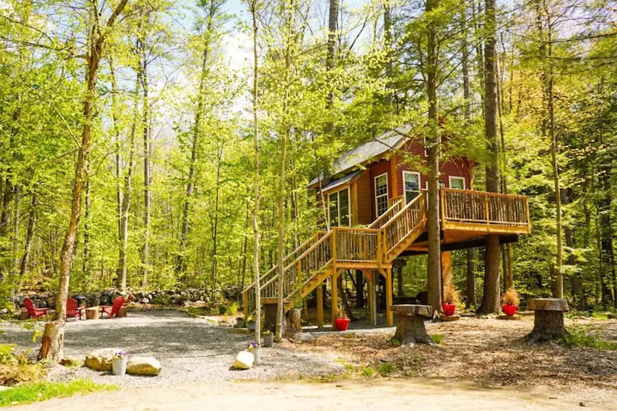 new hampshire treehouse glamping