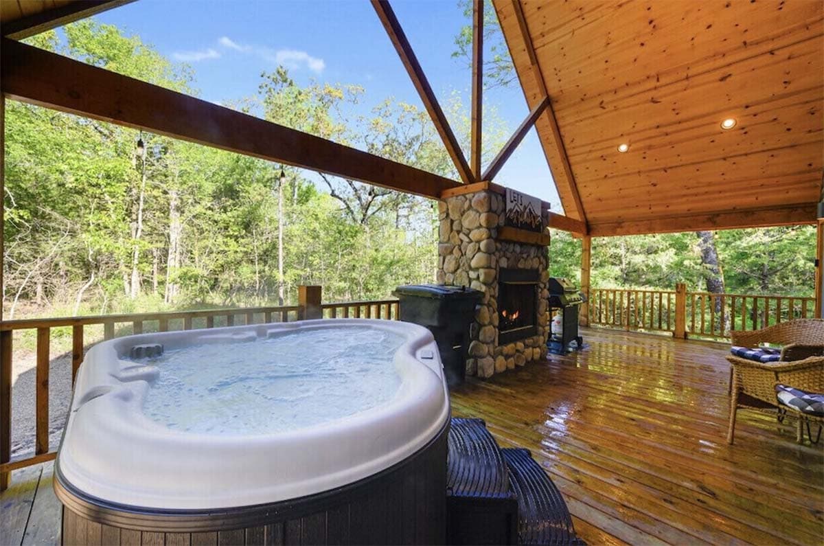 oklahoma cabin with hot tub