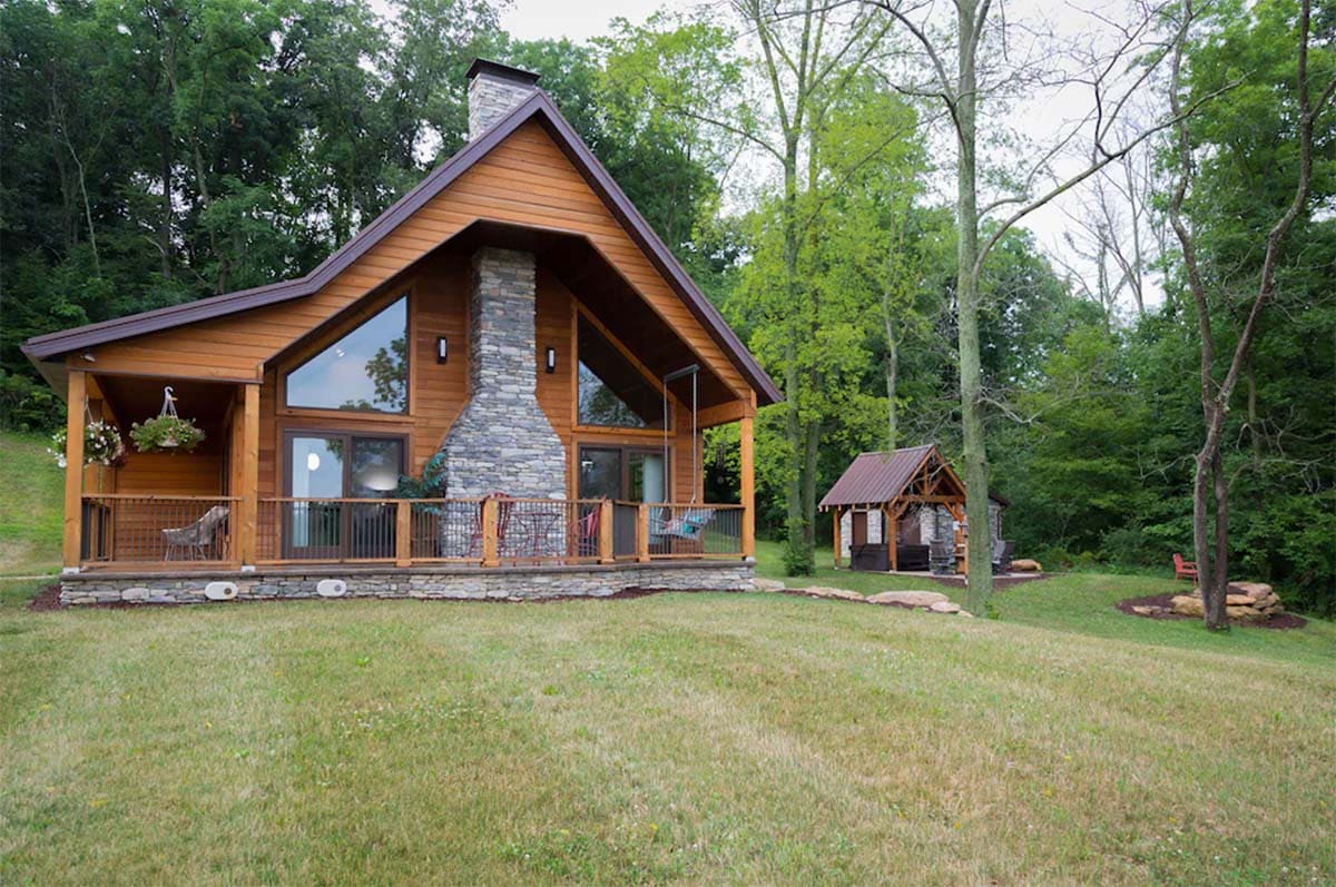 amish country ohio cabin exterior