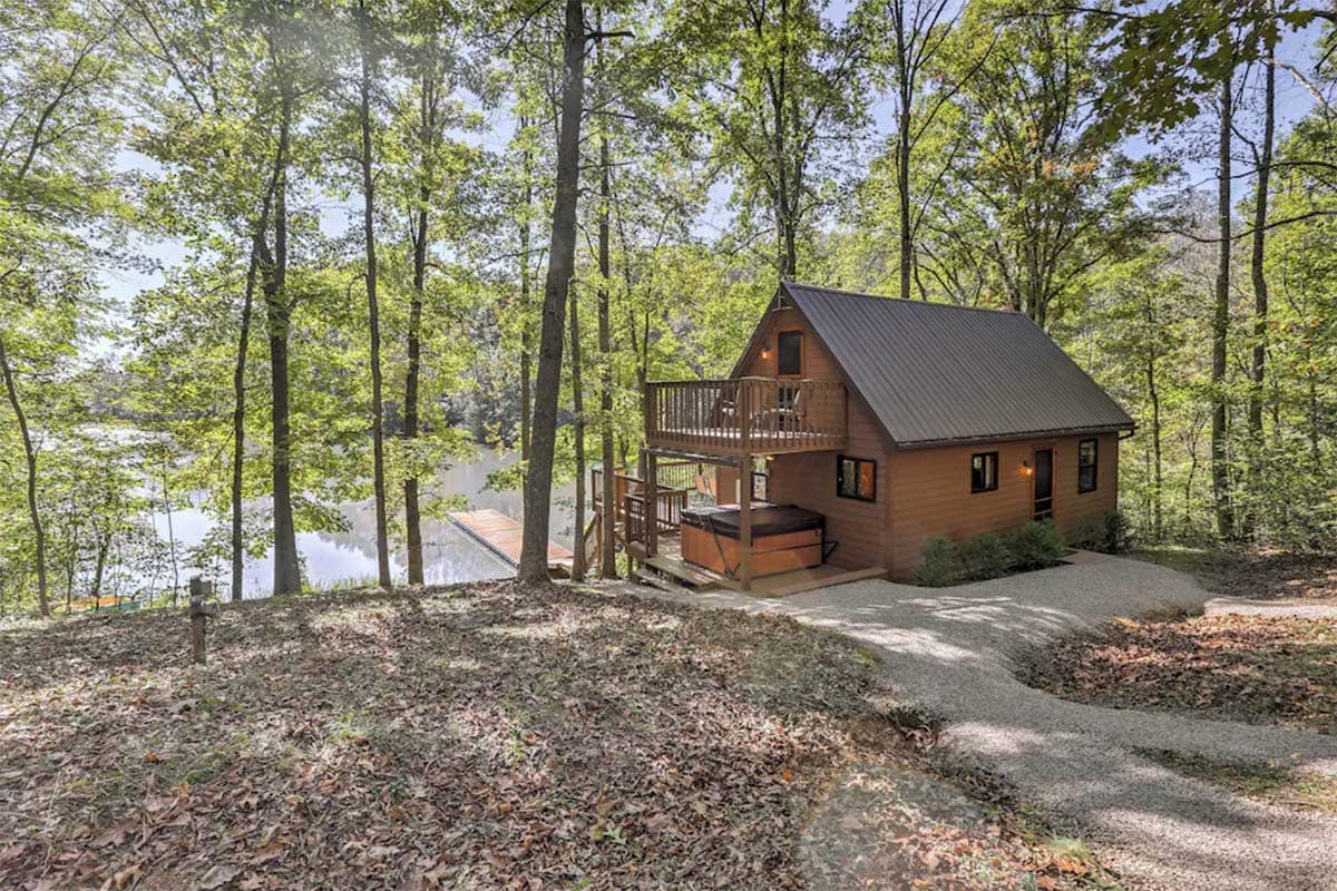 hockings hills hot tub cabin rental