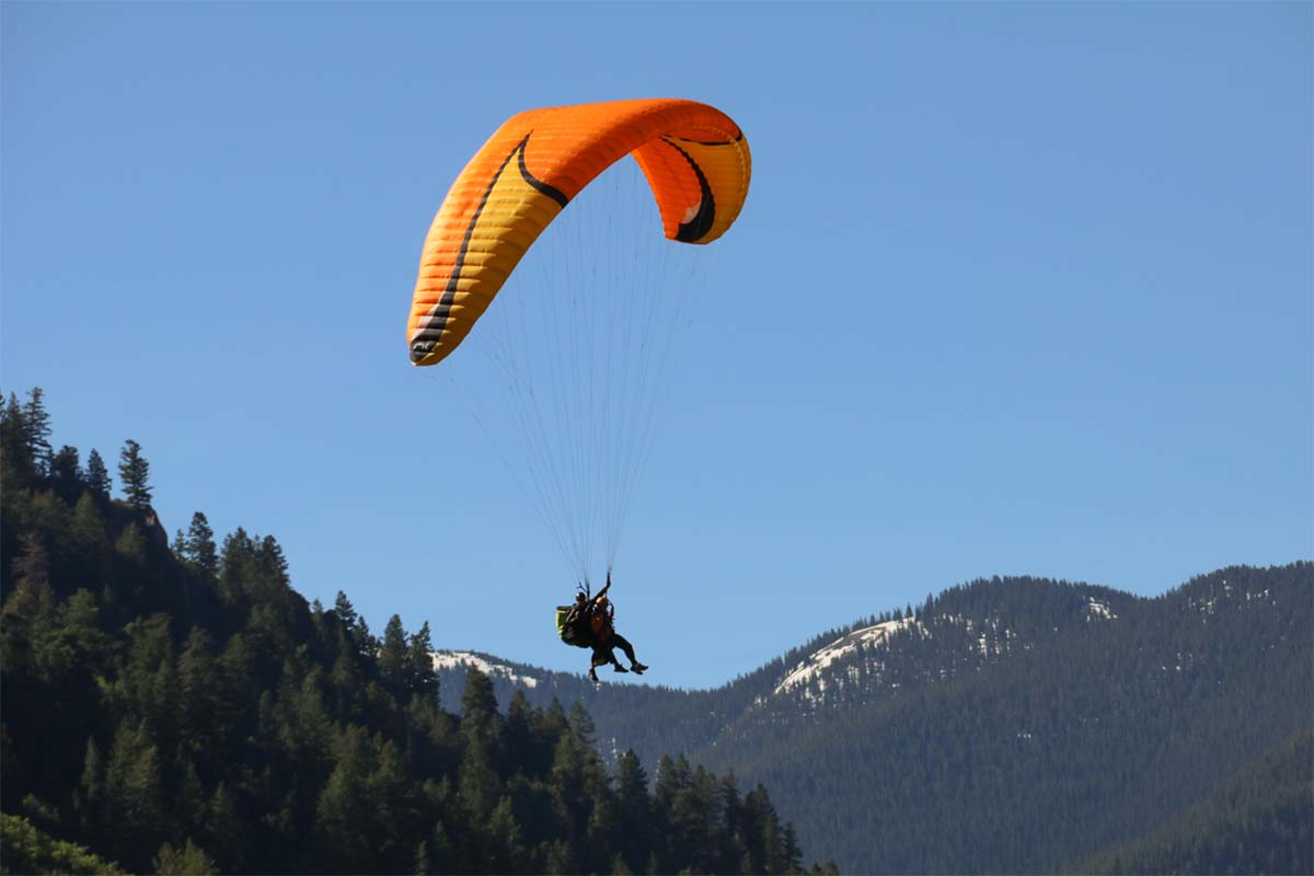 aspen in summer paragliding