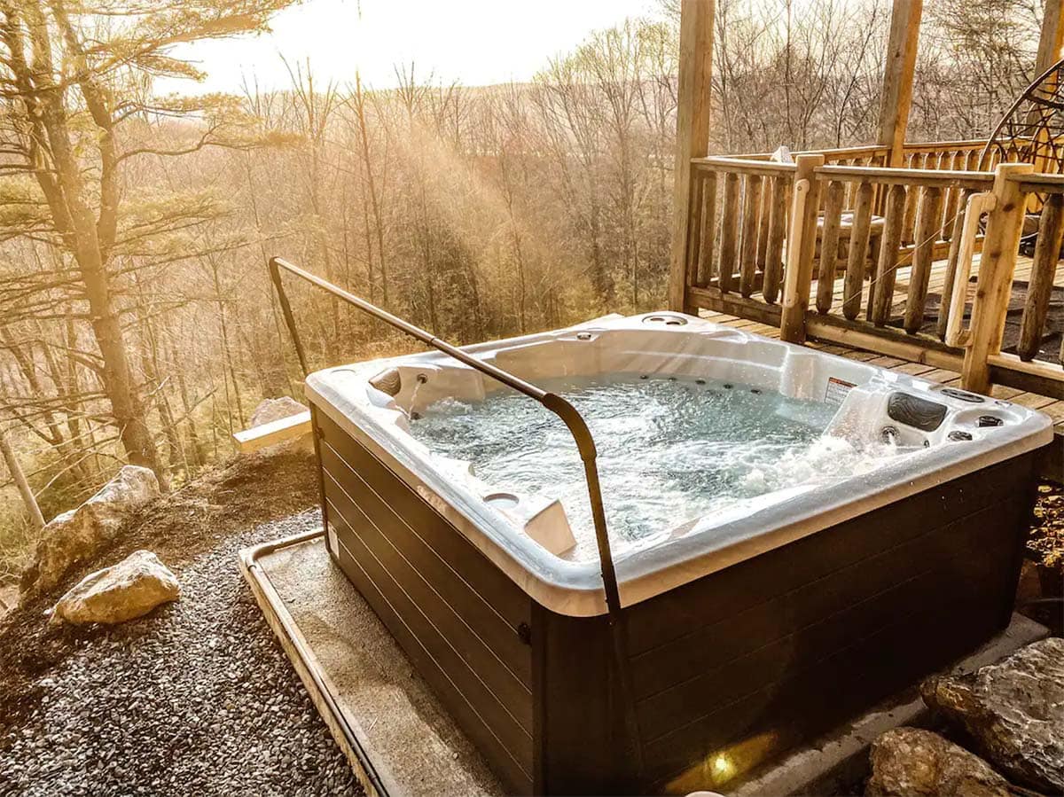 poconos luxury cabin hot tub