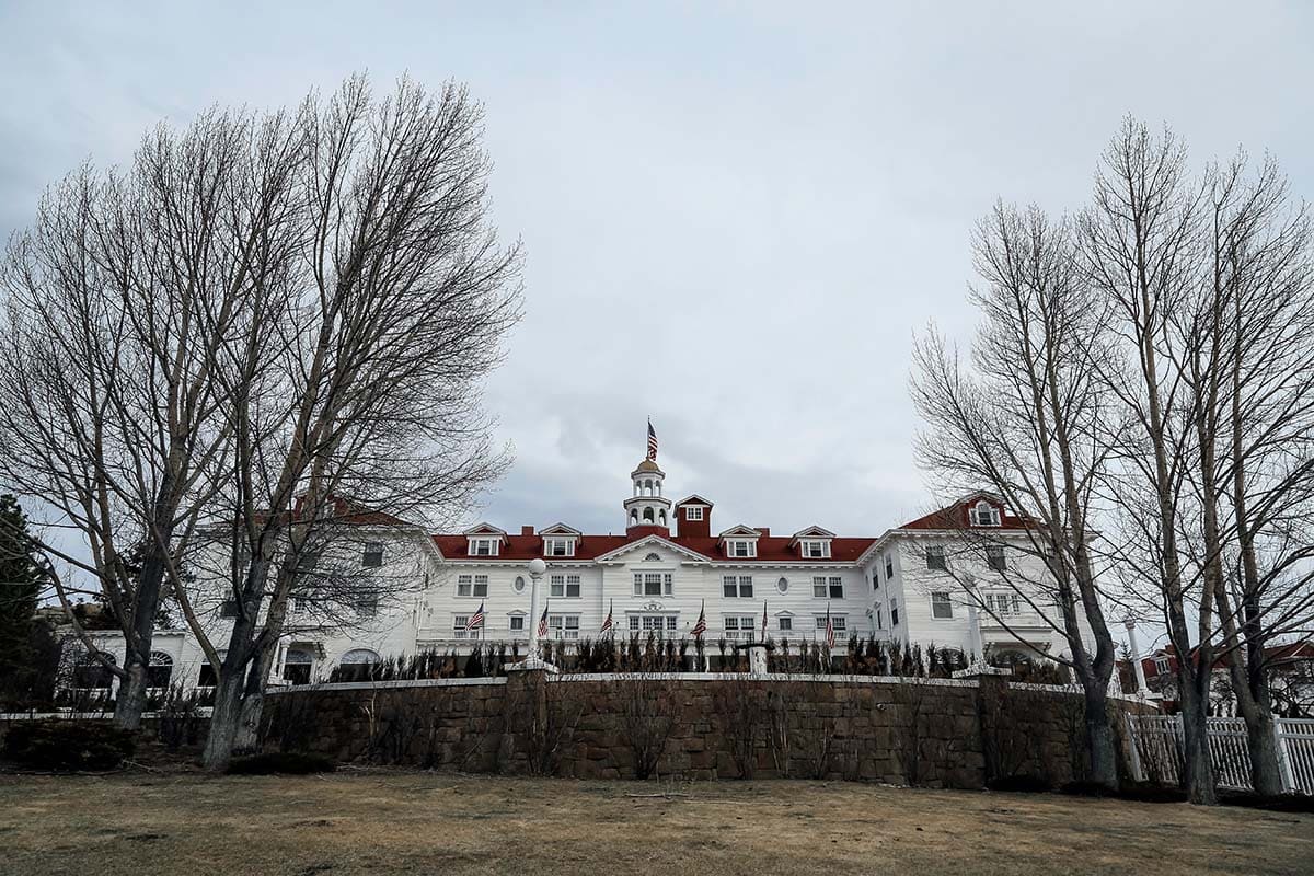 spooky halloween places - stanley hotel