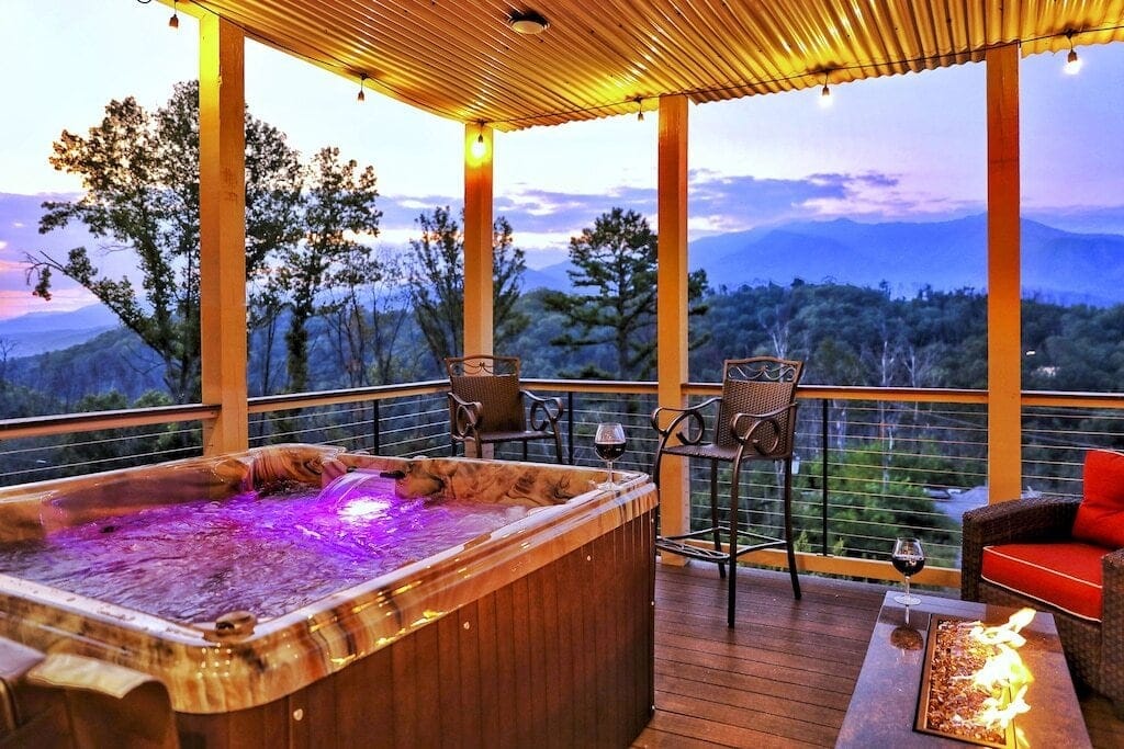 luxury gatlinburg cabin with hot tub