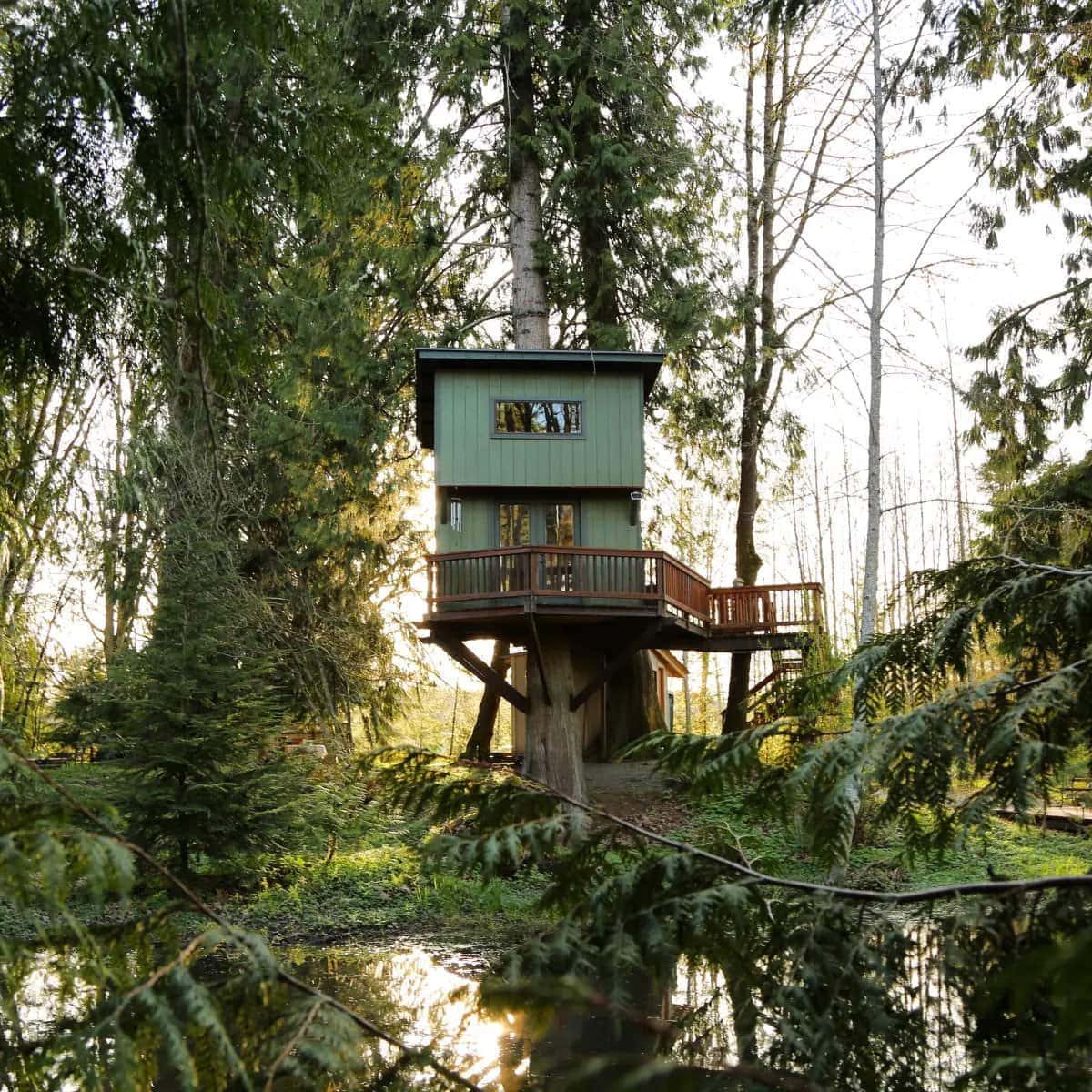 Larkin Place Treehouse glamping