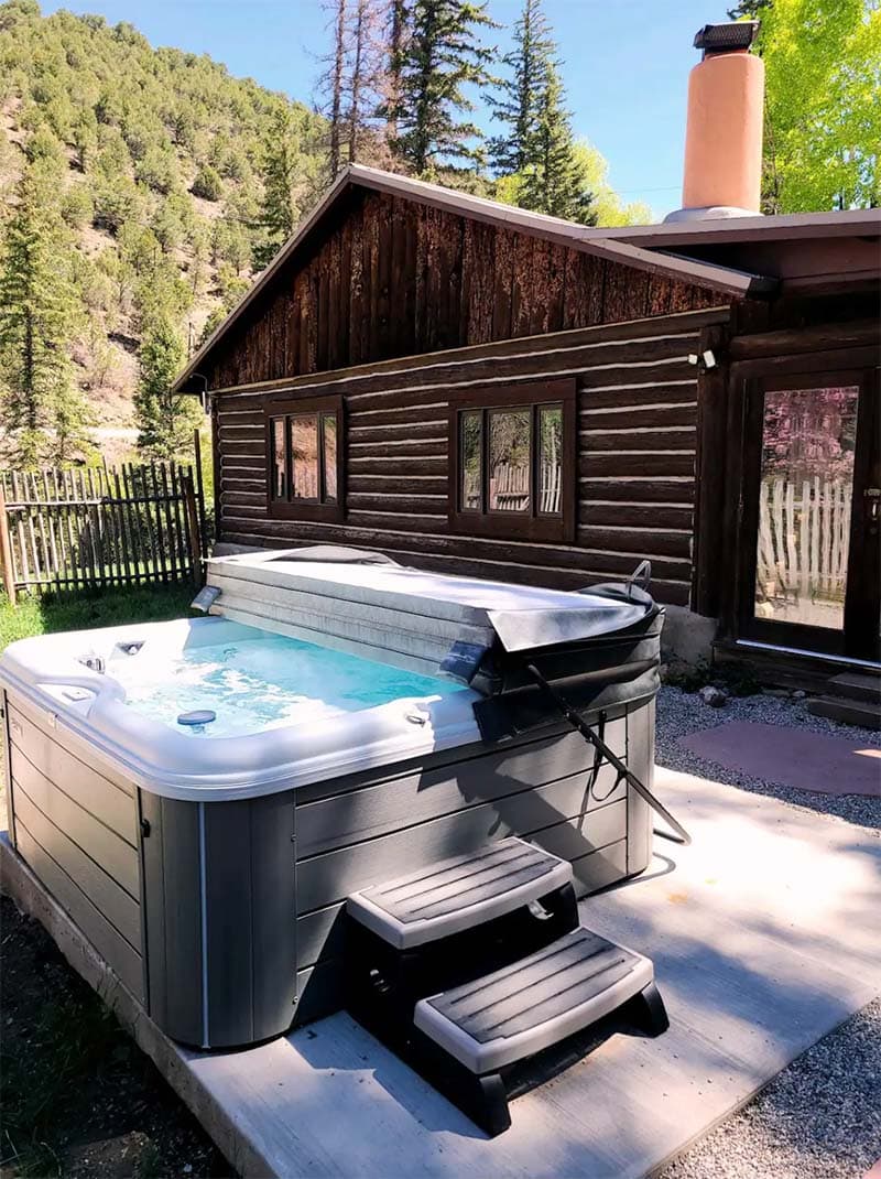 taos cabin rental hot tub