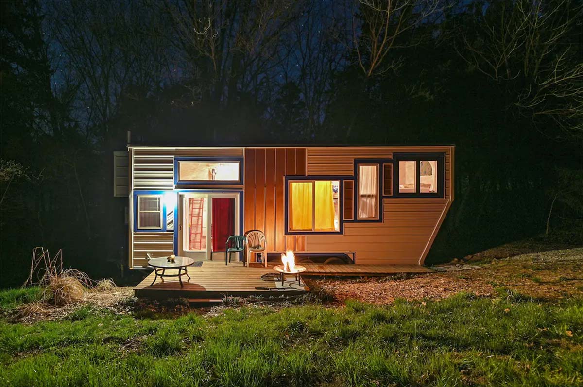 missouri tiny houses - night