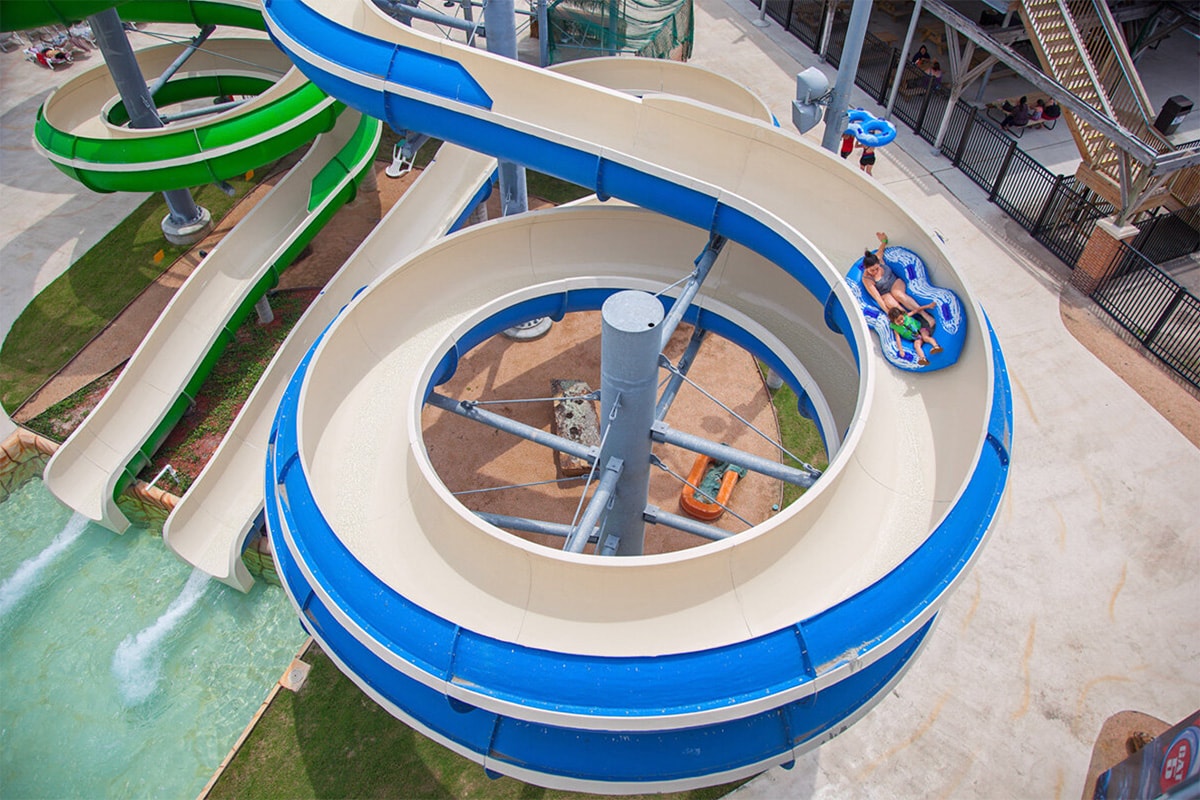 texas water parks - hurricane alley