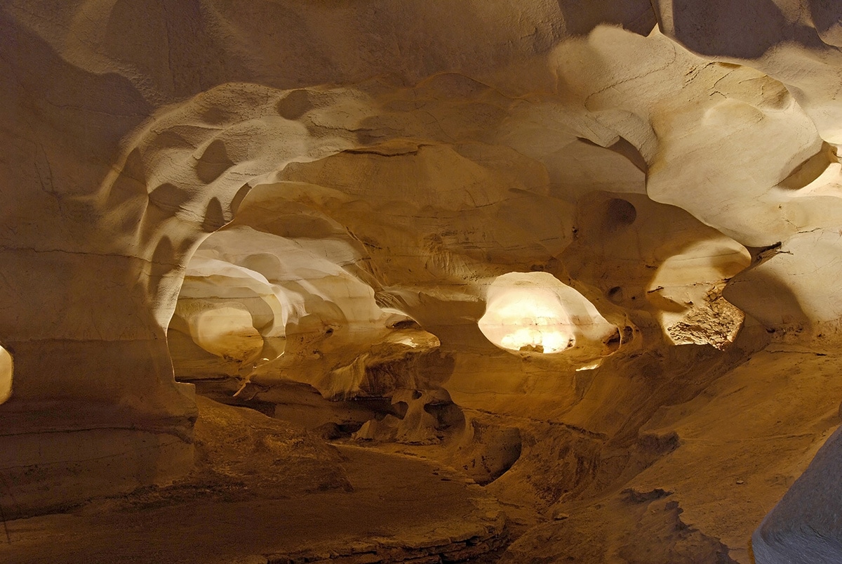 texas caves - Longhorn Cavern State Park