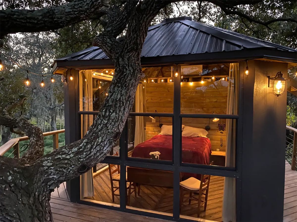 unique places to stay florida - tree house
