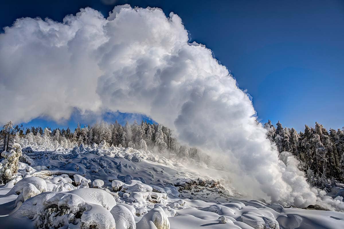 yellowstone winter geyser