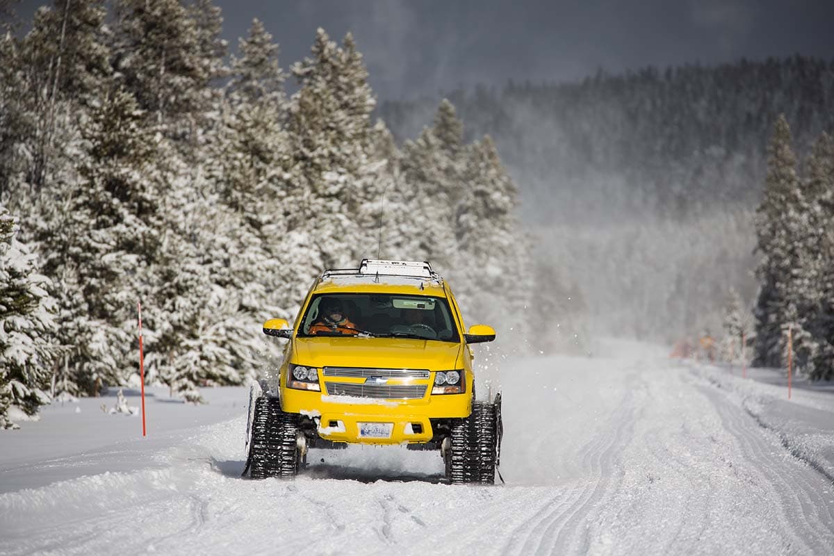 yellowstone winter snowcoach