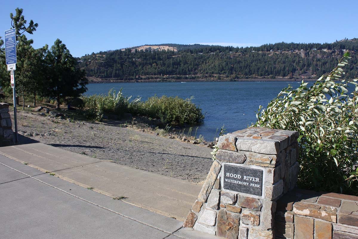 oregon swimming holes - Hood River Waterfront Park