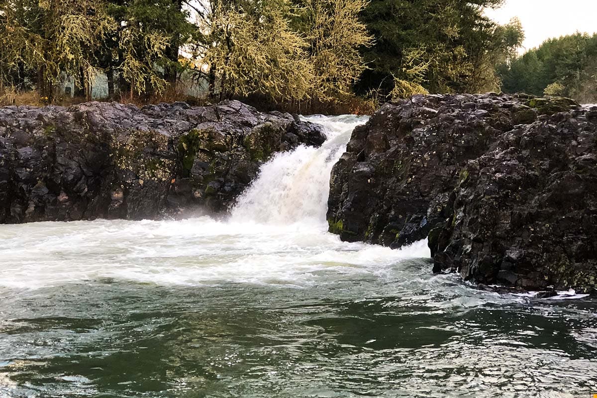 oregon swimming holes - Wildwood Falls