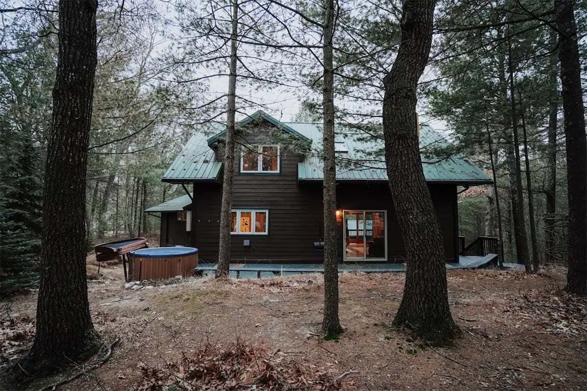 michigan cabin rental hot tub