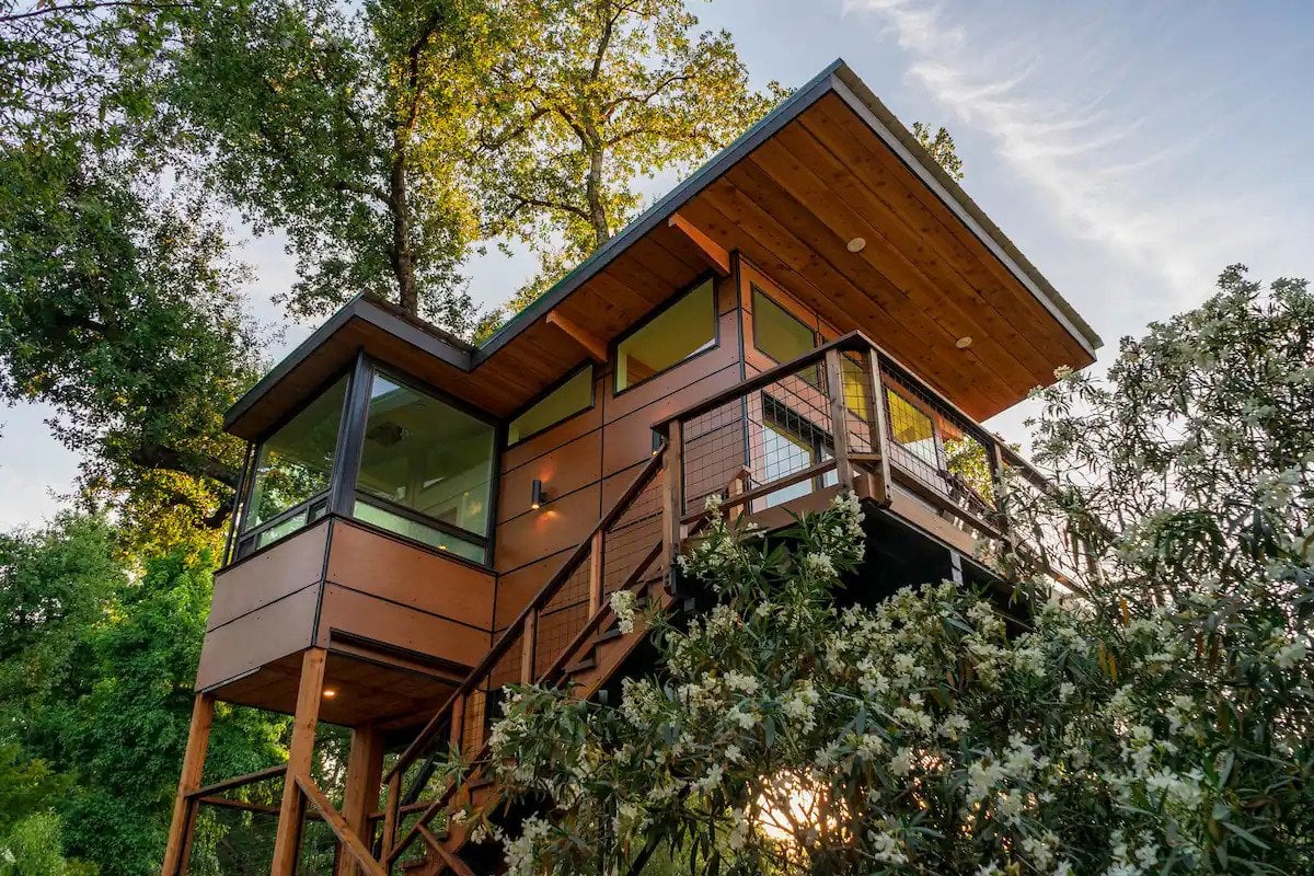 Luxury Treehouse with Sierra Views