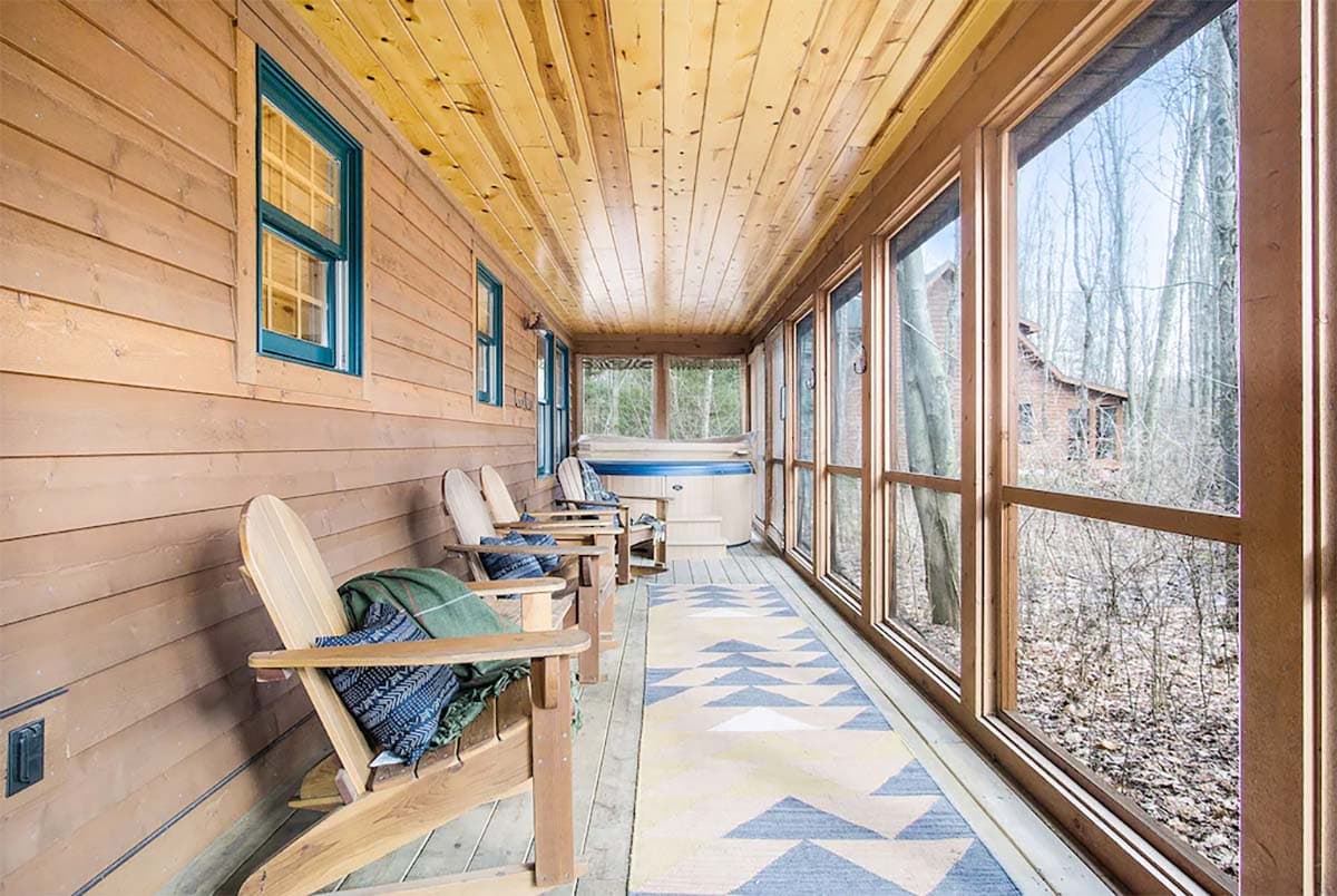 chicago cabin rental with hot tub
